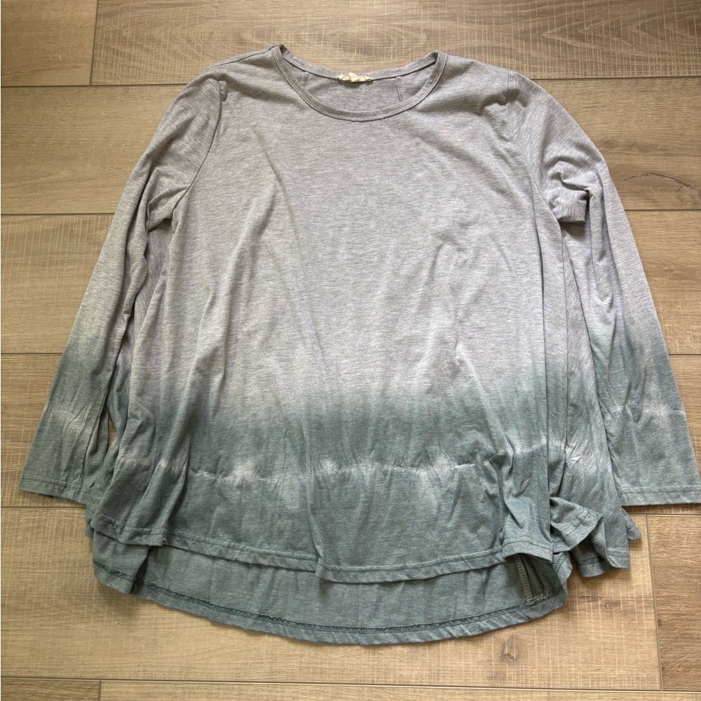 Easel Gray to Green Ombre Long Sleeve Loose Fit Top